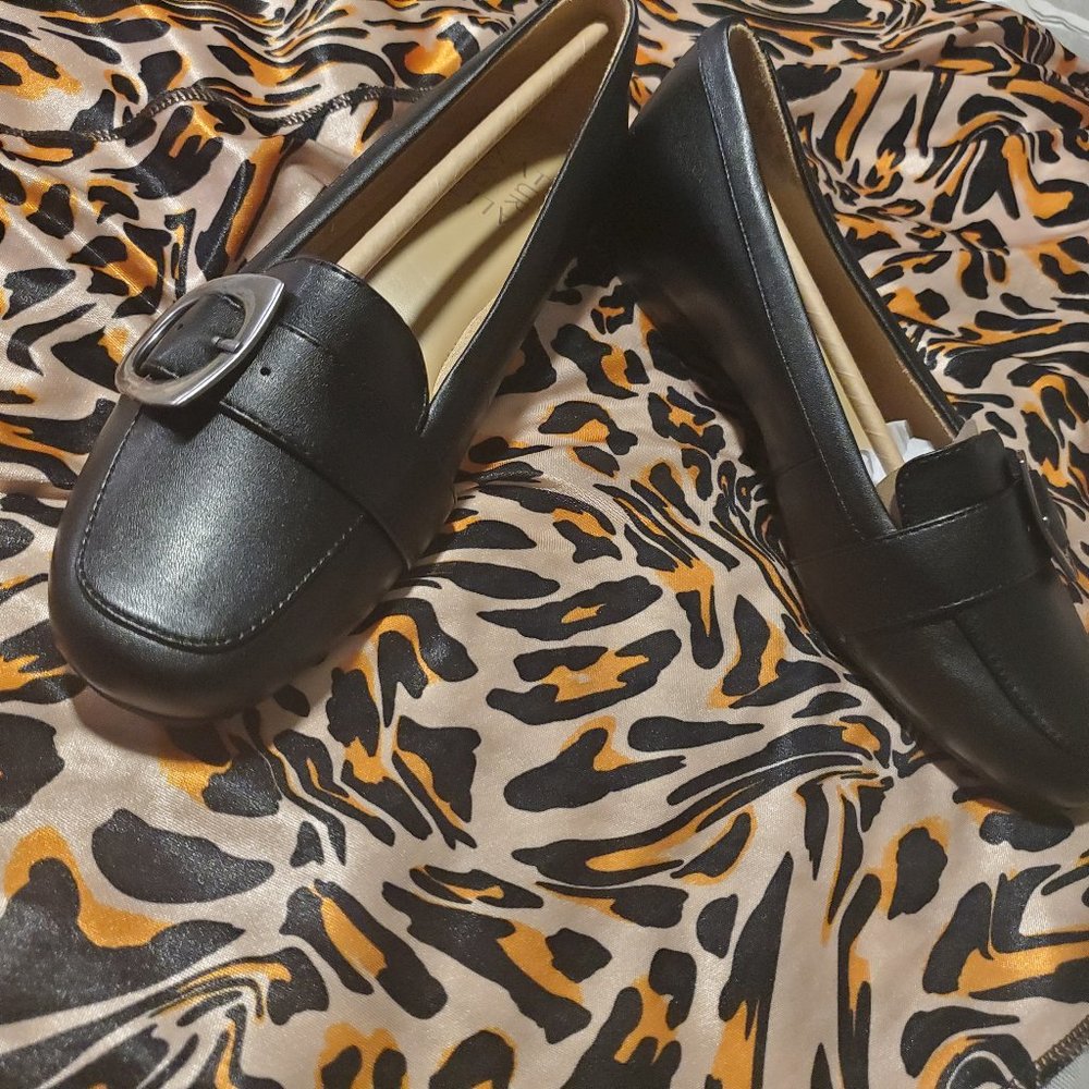 Brand New Naturalizer Kayden Loafers - Size 7.5